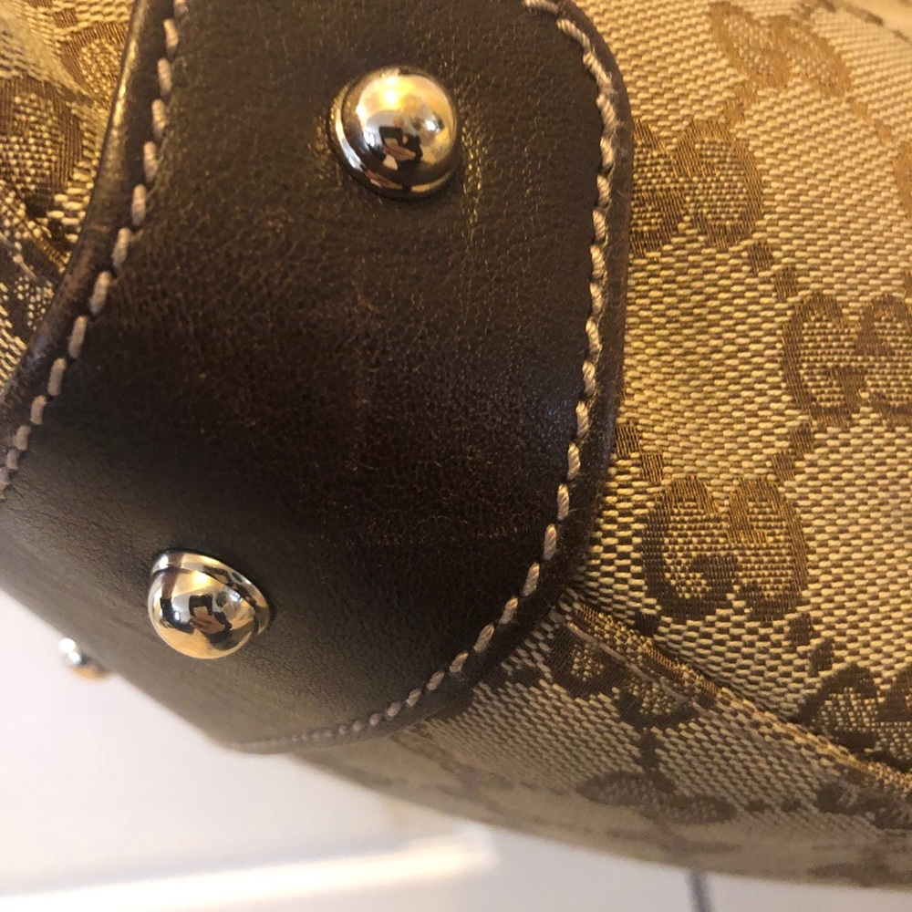 Gucci Pelham Shoulder Bag - Picture 6 of 10